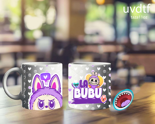 🧸☕ Diseño UVDTF "La Bubu" – Taza 11 oz