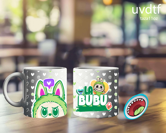 🧸☕ Diseño UVDTF "La Bubu" – Taza 11 oz
